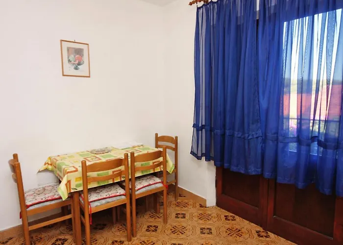 Apartman With A Parking Space Jelsa, Hvar - 5728 Jelsa (Hvar)