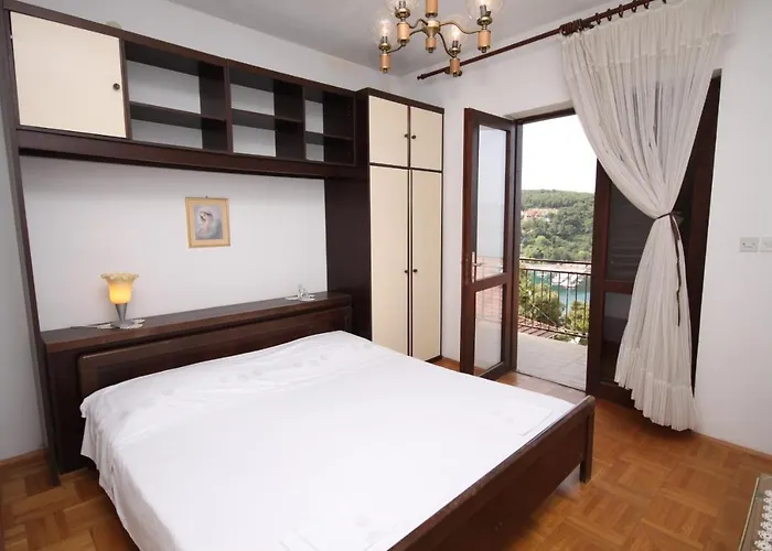 With A Parking Space Jelsa, Hvar - 5728 Apartman