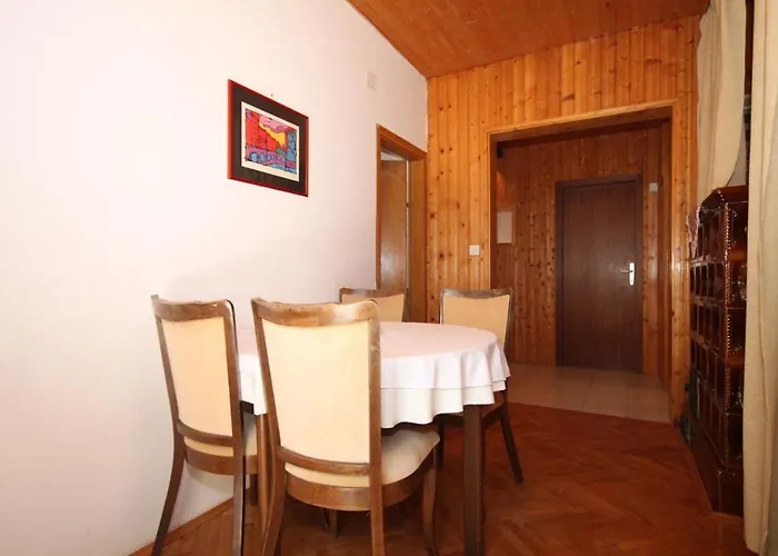 Apartman With A Parking Space Jelsa, Hvar - 5728 *