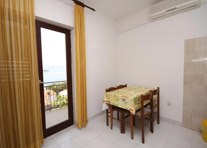 With A Parking Space Jelsa, Hvar - 5728 Apartman