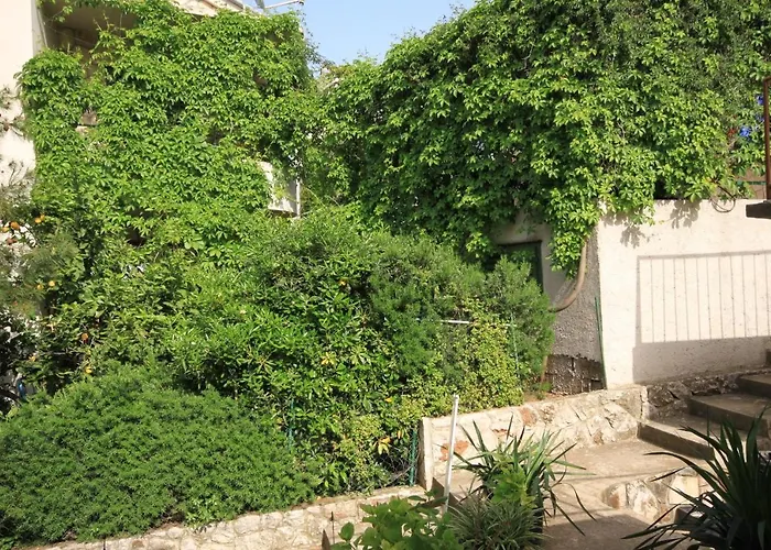 Apartman With A Parking Space Jelsa, Hvar - 5728 *