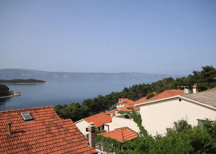 Apartman With A Parking Space Jelsa, Hvar - 5728 *