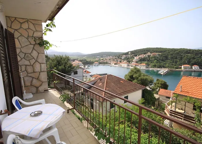 With A Parking Space Jelsa, Hvar - 5728 * Jelsa (Hvar)