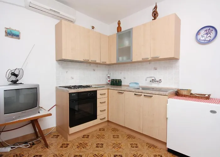 With A Parking Space Jelsa, Hvar - 5728 Apartman